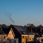Domy z panelami fotowoltaicznymi — audyt energetyczny i dotacja z programu Czyste Powietrze